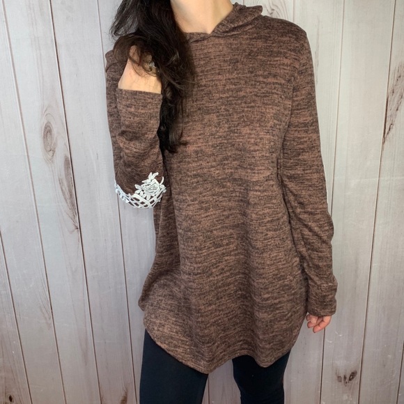 ✨LAST ONE!✨ Mocha hoodie with embroidered Elbows - Picture 4 of 7